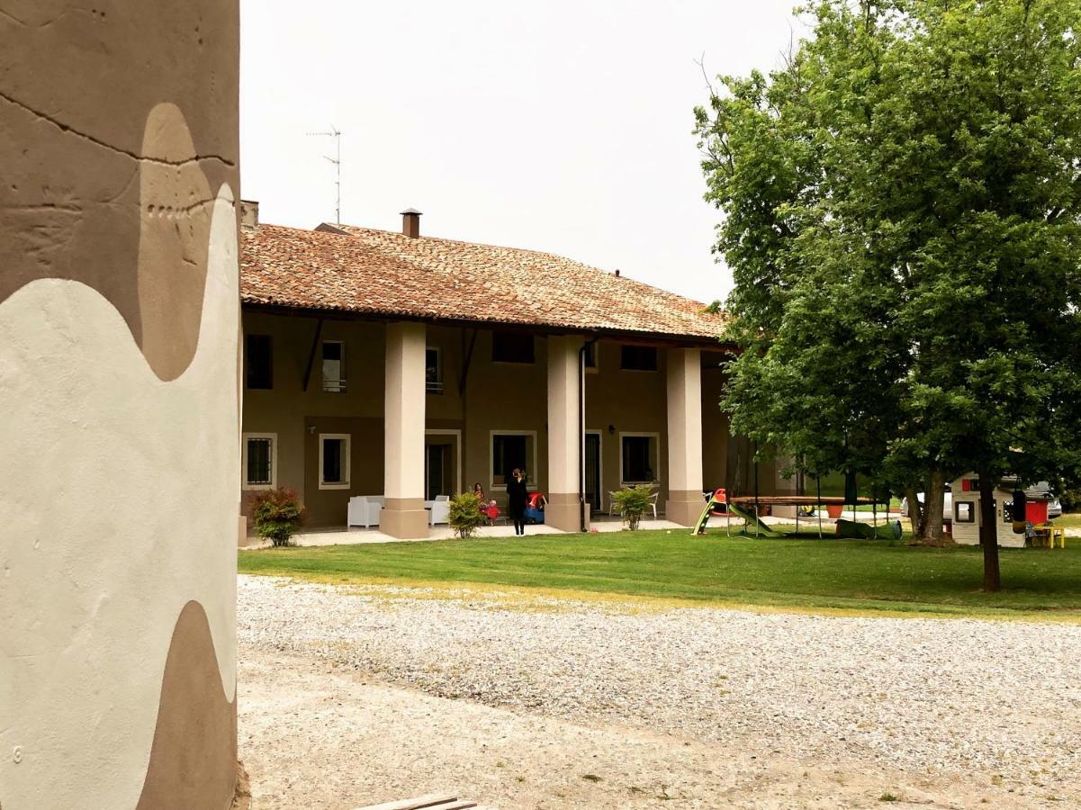 Asola B&B Cascina Sagrestia المظهر الخارجي الصورة
